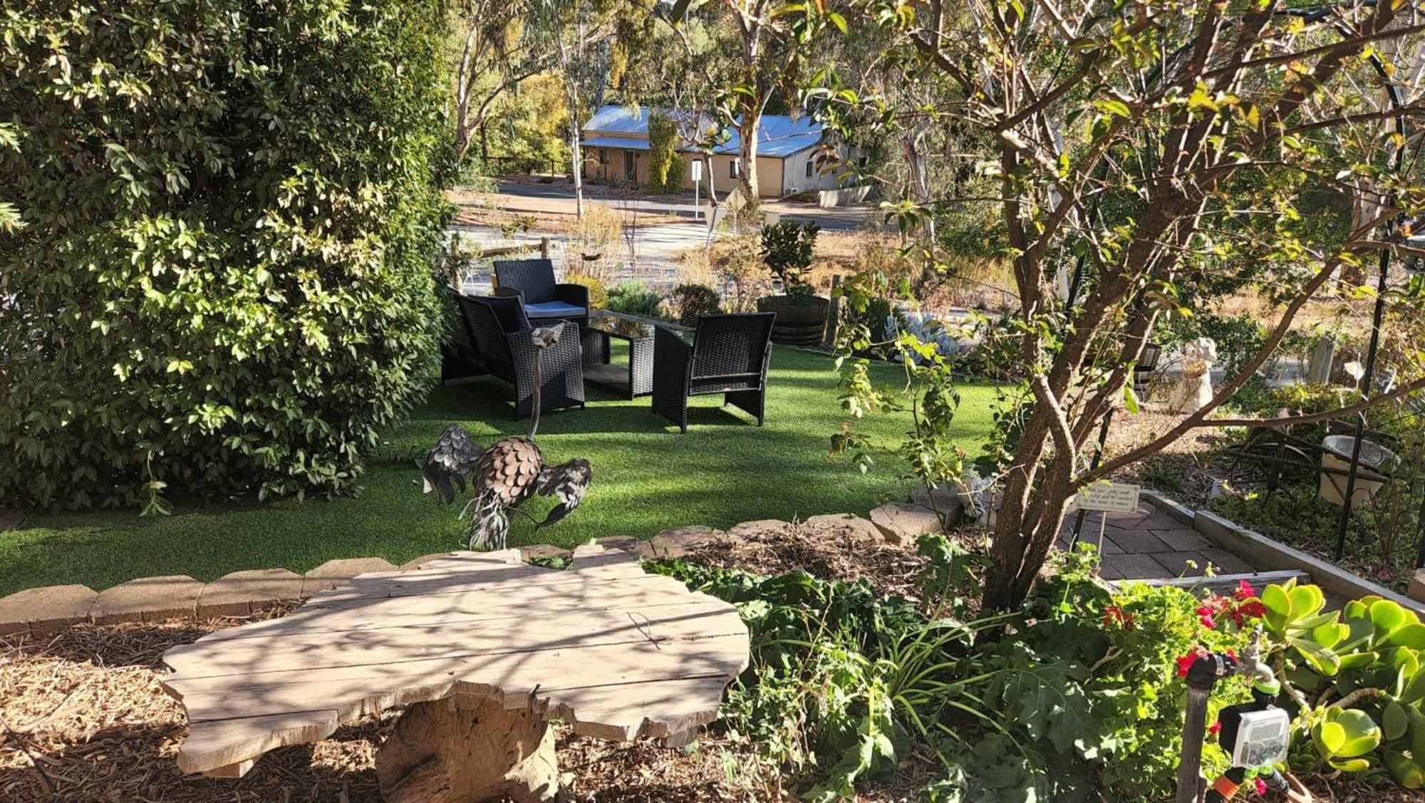 Riesling Trail & Clare Valley Cottages Extérieur photo