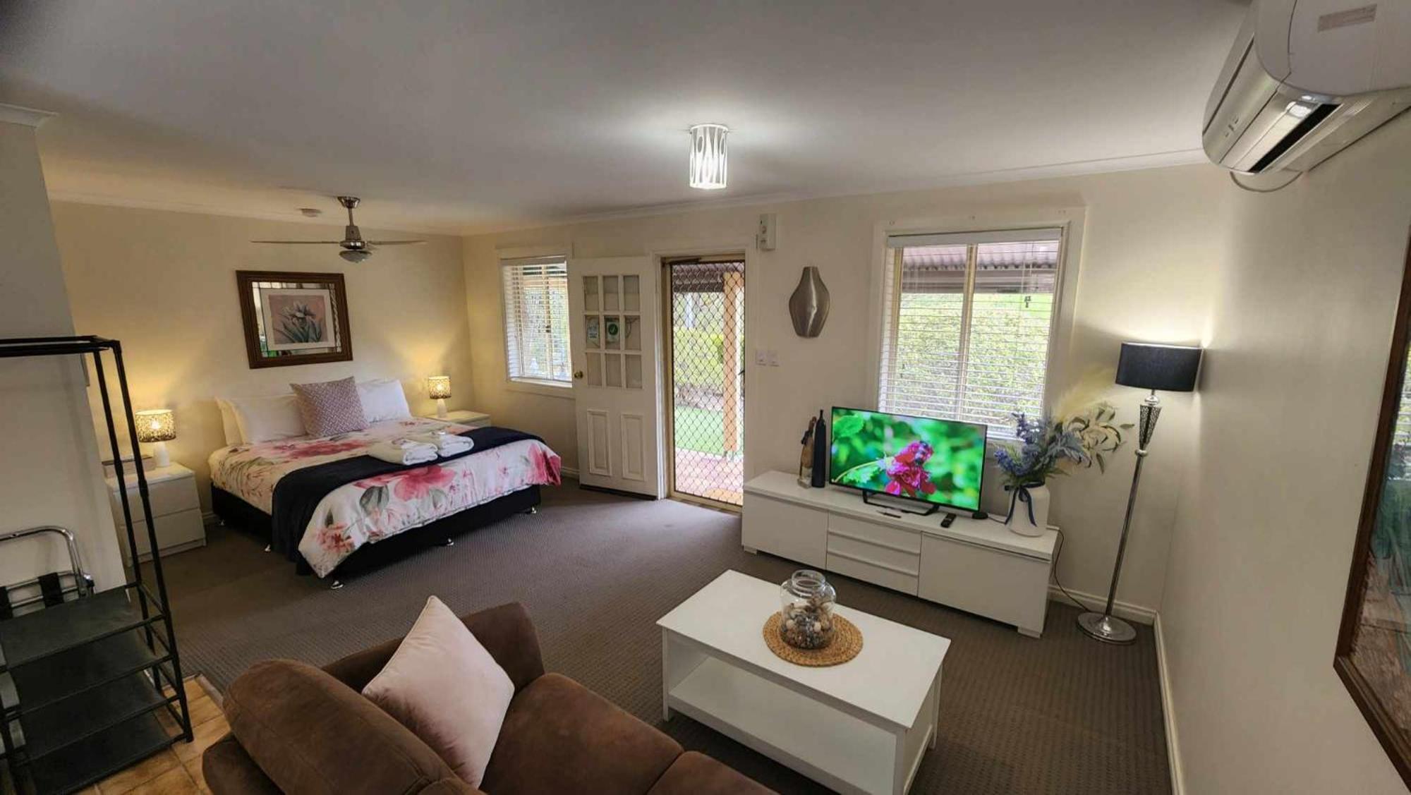 Riesling Trail & Clare Valley Cottages Extérieur photo